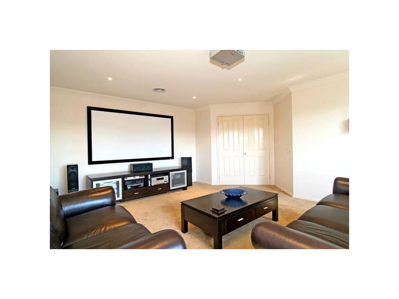 2 Domenica Drive, Junortoun VIC 3551