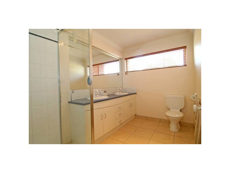 2 Domenica Drive, Junortoun VIC 3551