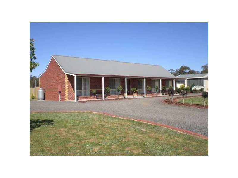 4 Holmes Road, Huntly VIC 3551