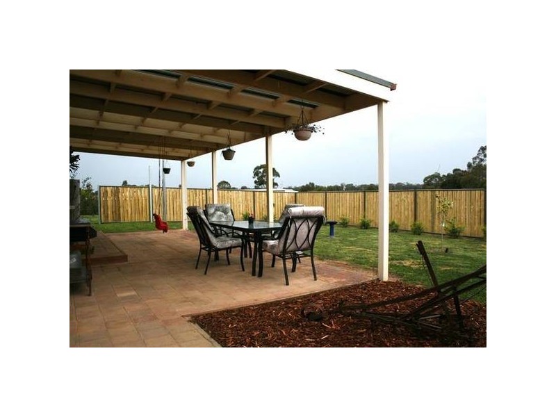 4 Holmes Road, Huntly VIC 3551