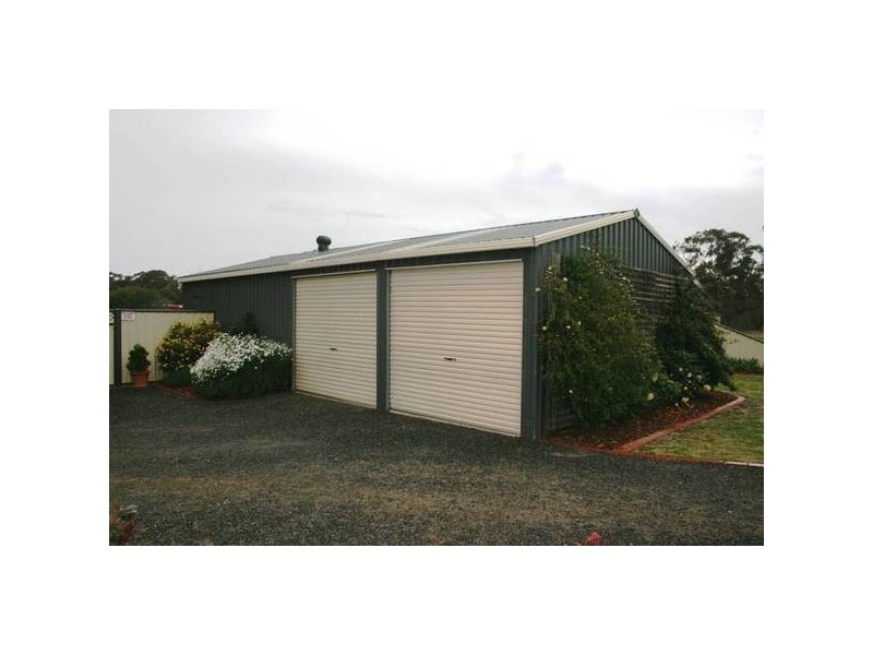 4 Holmes Road, Huntly VIC 3551