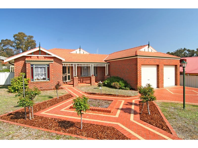8 Tea-Tree Court, Strathdale VIC 3550