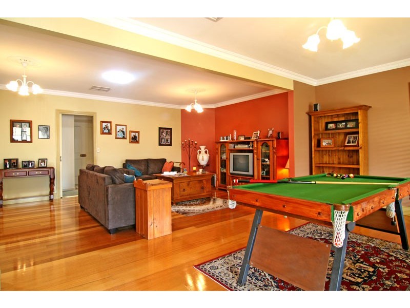 8 Tea-Tree Court, Strathdale VIC 3550