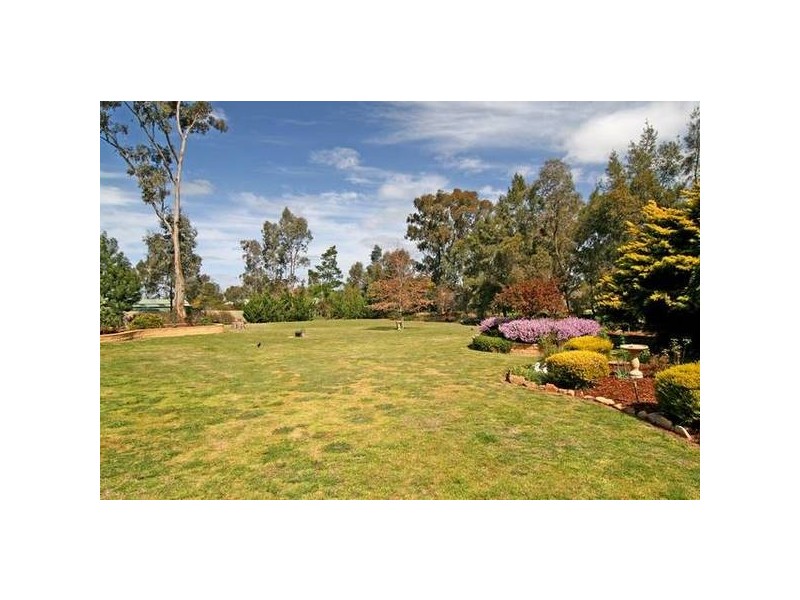 8 Woodlea Close, Strathfieldsaye VIC 3551