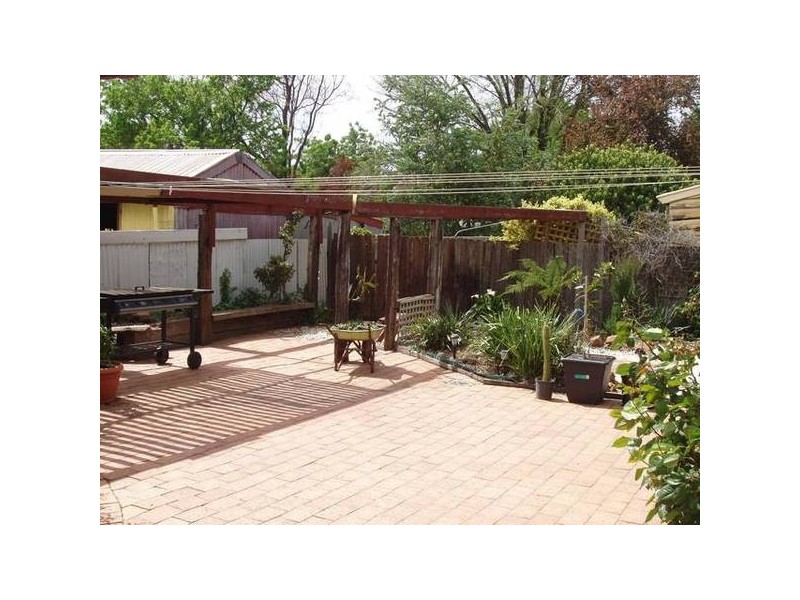 32 Breen Street, Quarry Hill VIC 3550