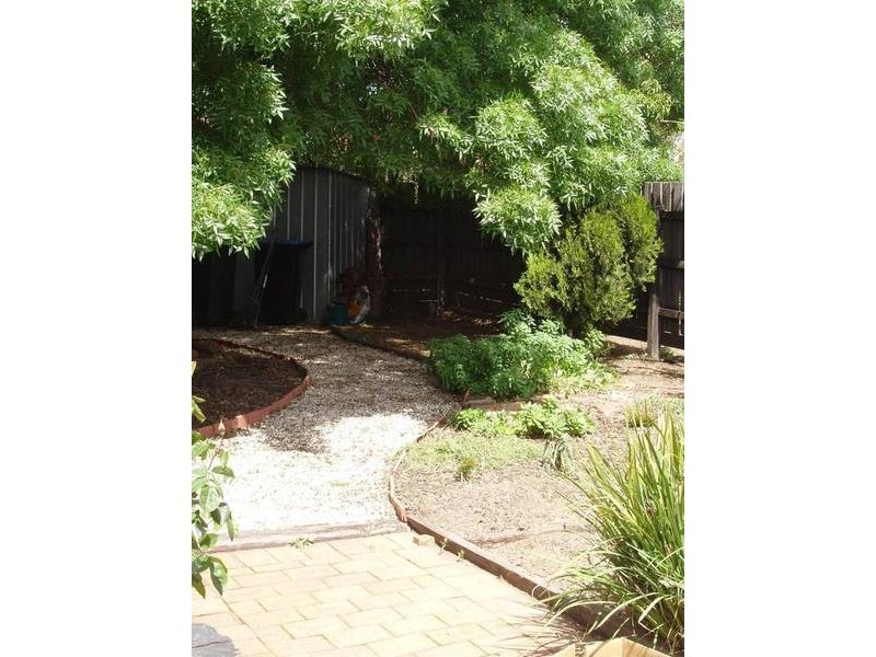 32 Breen Street, Quarry Hill VIC 3550