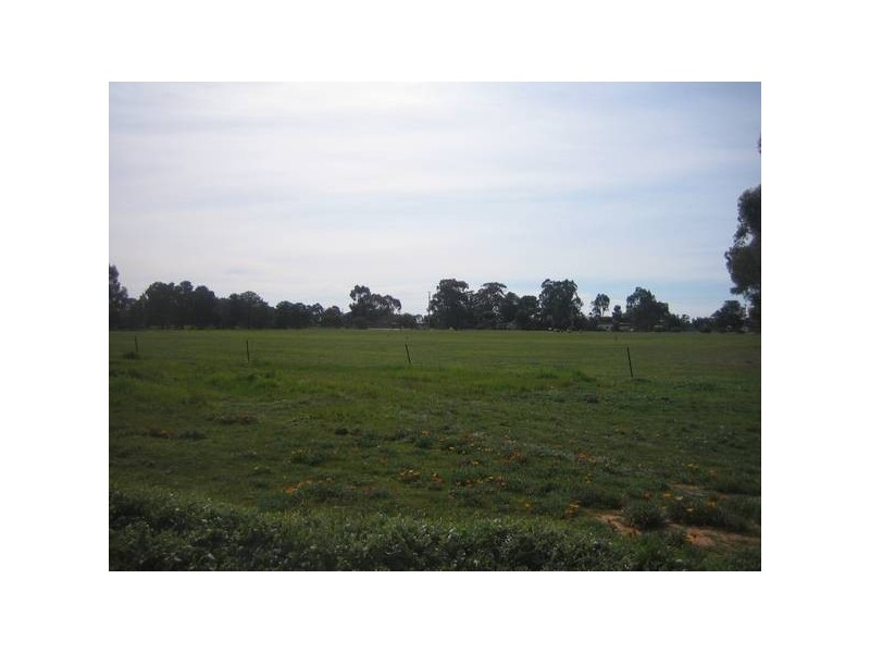 Corner Calder Hwy & Walnut St, Bridgewater VIC 3516
