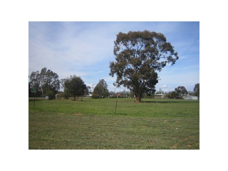 Corner Calder Hwy & Walnut St, Bridgewater VIC 3516