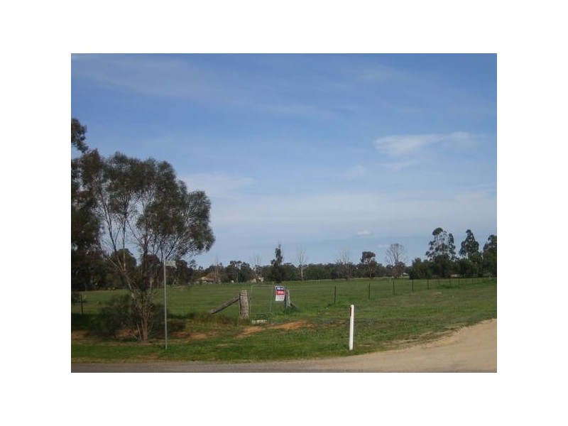 Corner Calder Hwy & Walnut St, Bridgewater VIC 3516