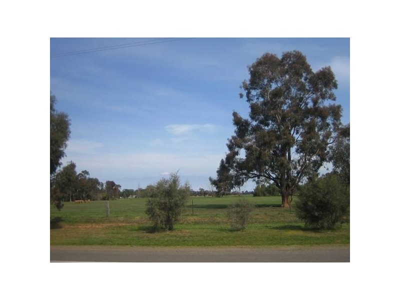 Corner Calder Hwy & Walnut St, Bridgewater VIC 3516