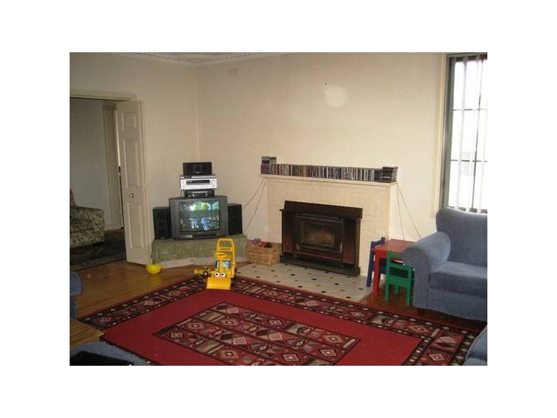 11 Rowe Street, Golden Square VIC 3555