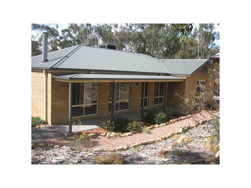 11 Clay Gully Court, Maiden Gully VIC 3551