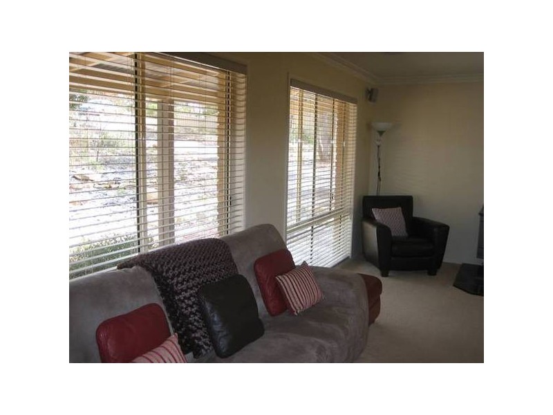 11 Clay Gully Court, Maiden Gully VIC 3551