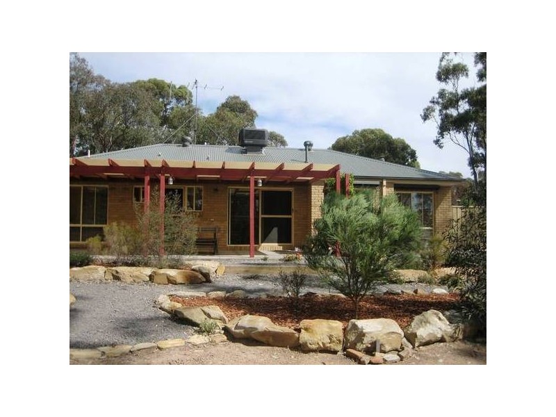 11 Clay Gully Court, Maiden Gully VIC 3551