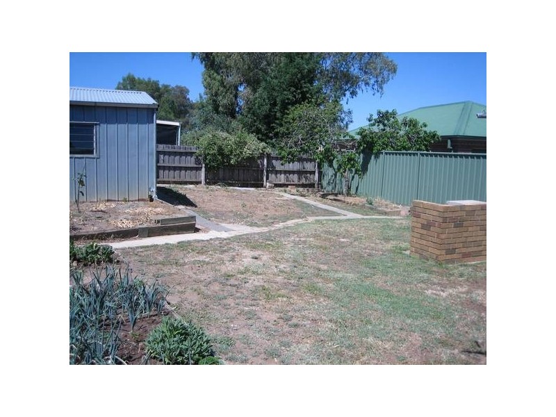 5 Symes Street, Kangaroo Flat VIC 3555