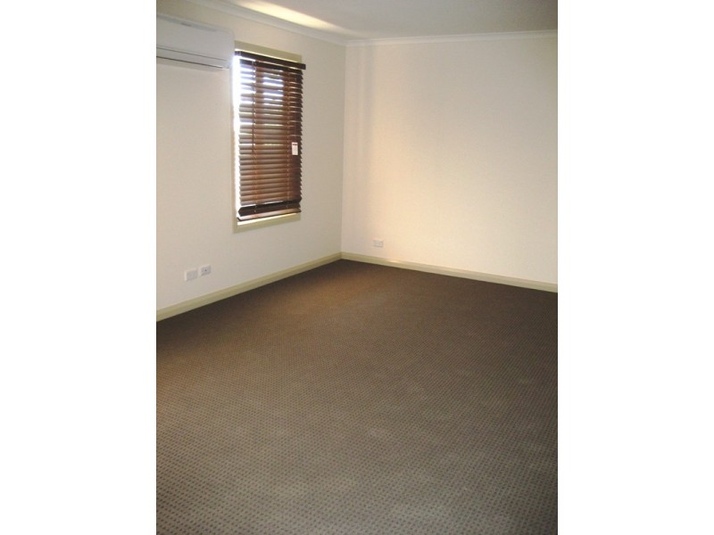 2/4 Bailey Street, California Gully VIC 3556