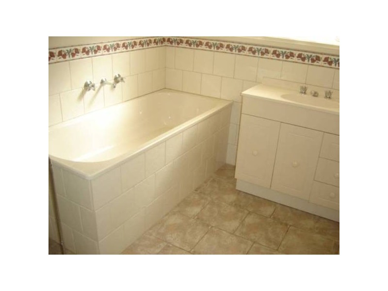 2/A Pauline Court, Kangaroo Flat VIC 3555