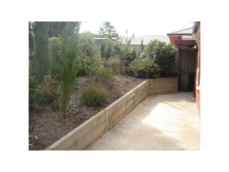 2/A Pauline Court, Kangaroo Flat VIC 3555