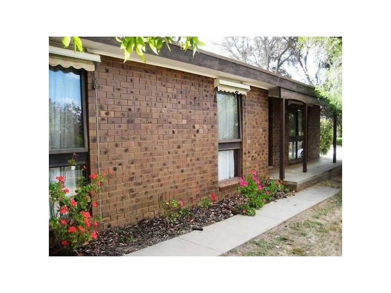 32 Desmond Sreet, Strathdale VIC 3550