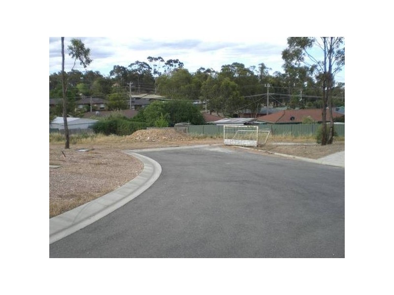 5 Alpaca Court, Kangaroo Flat VIC 3555