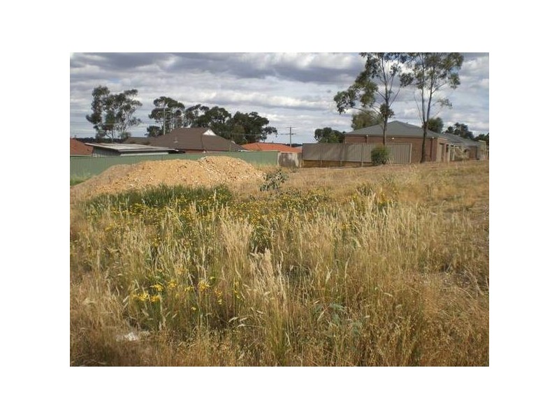 5 Alpaca Court, Kangaroo Flat VIC 3555