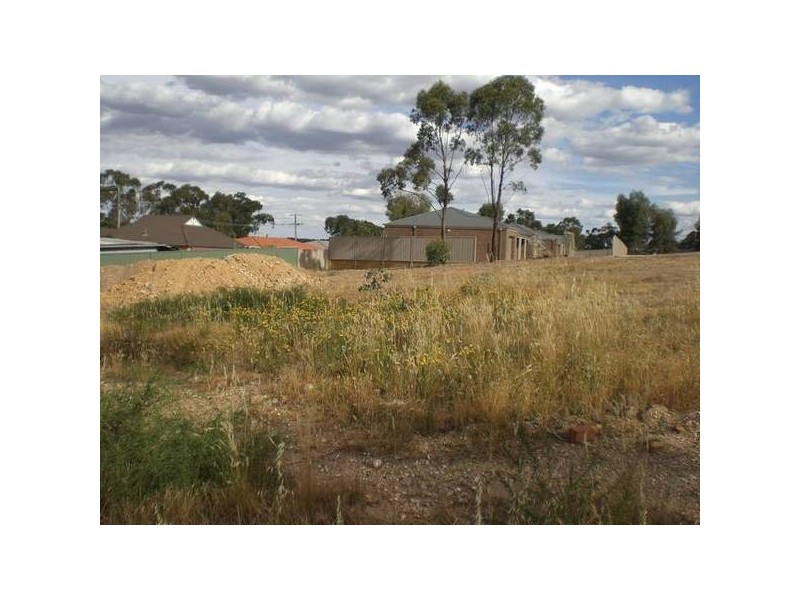 5 Alpaca Court, Kangaroo Flat VIC 3555