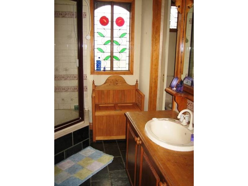 40 Adam Street, Quarry Hill VIC 3550