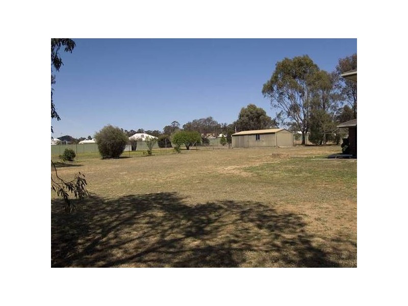 74 Trotting Tce, Junortoun VIC 3551