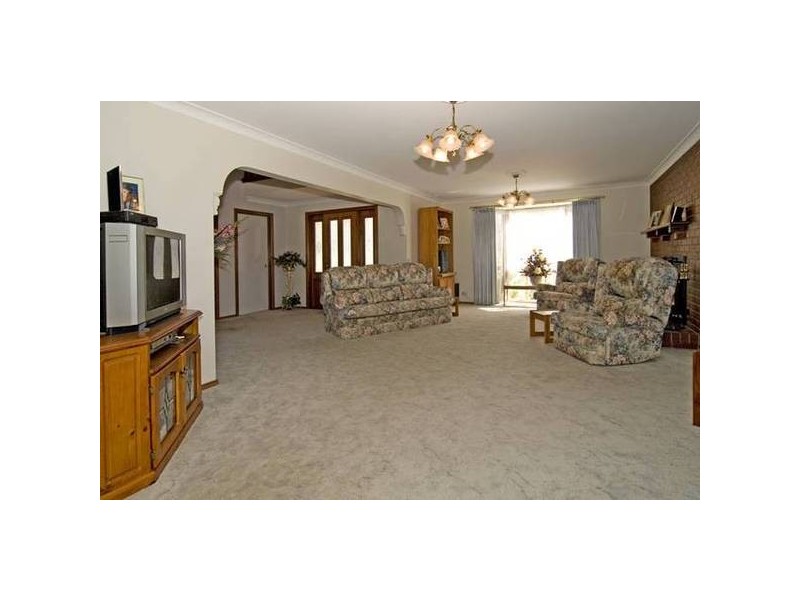 74 Trotting Tce, Junortoun VIC 3551