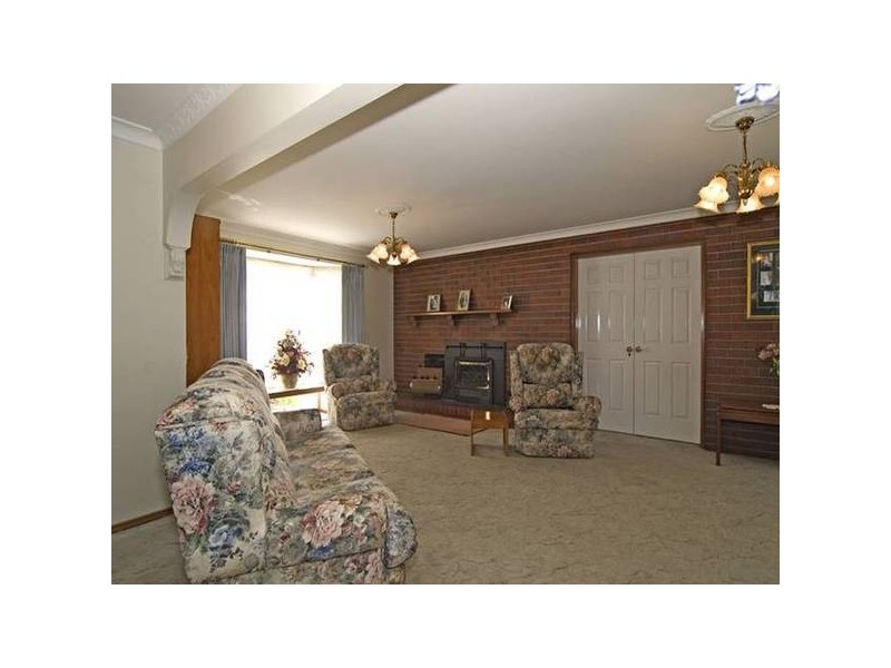 74 Trotting Tce, Junortoun VIC 3551