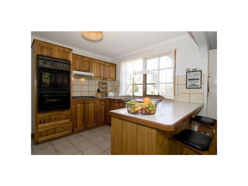 74 Trotting Tce, Junortoun VIC 3551