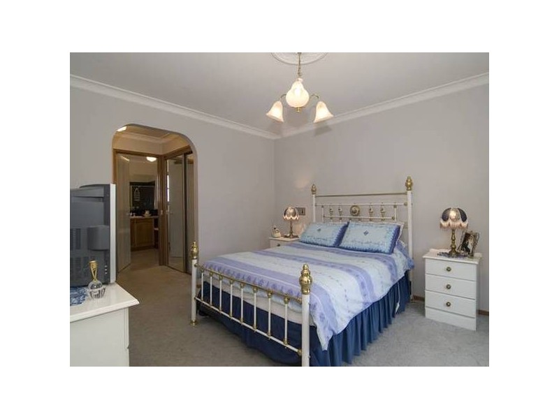 74 Trotting Tce, Junortoun VIC 3551
