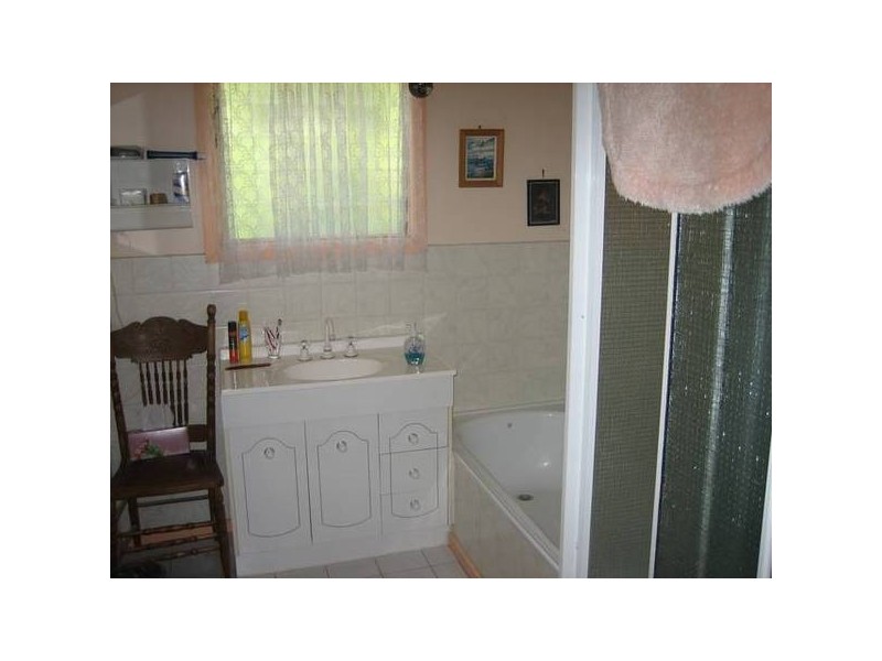 16 MacDougall Road, Golden Square VIC 3555