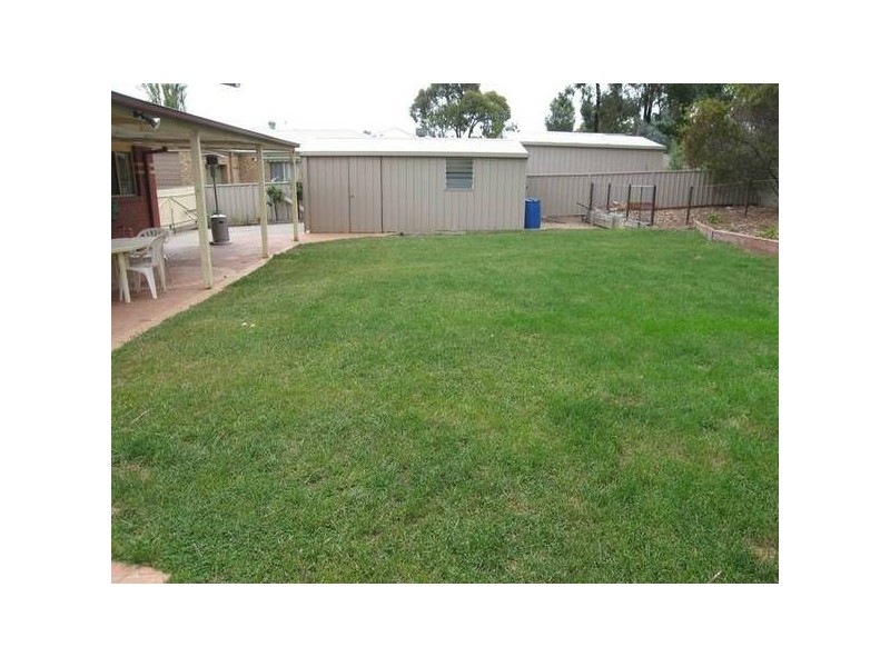 19 Lukin Crescent, Kangaroo Flat VIC 3555