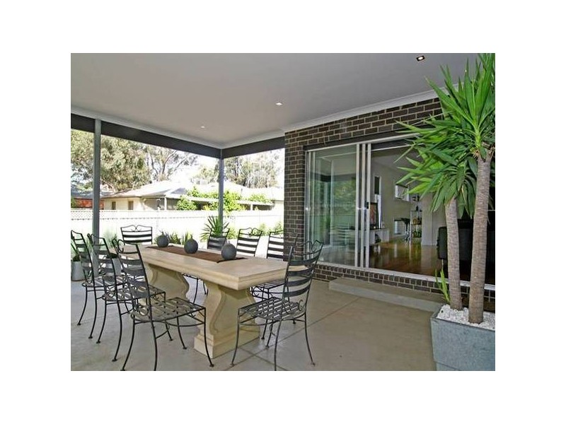 14 Vincent Drive, Strathdale VIC 3550