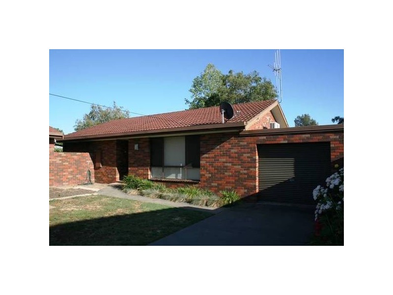 2/14 Park Street, Strathdale VIC 3550