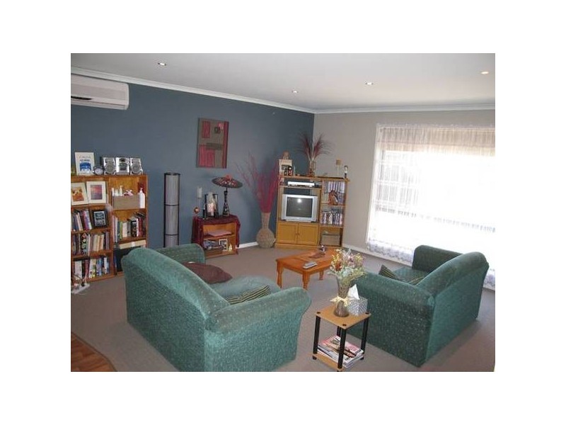 2/14 Park Street, Strathdale VIC 3550