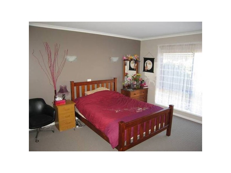 2/14 Park Street, Strathdale VIC 3550