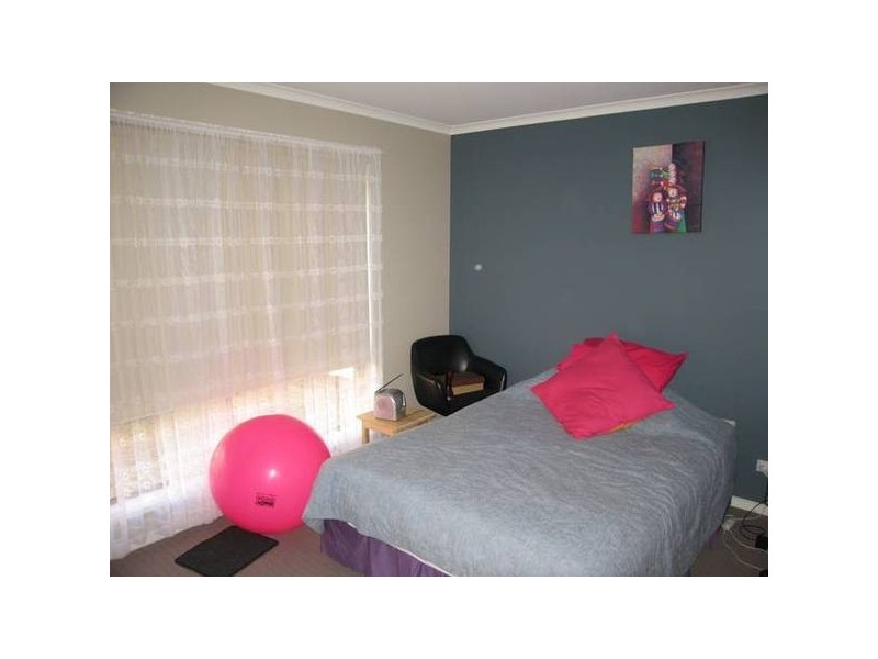 2/14 Park Street, Strathdale VIC 3550