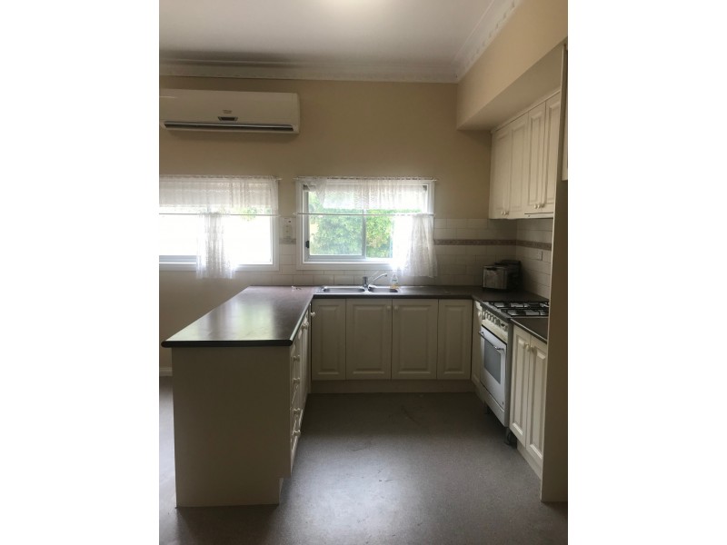 18 Russell Street, Quarry Hill VIC 3550