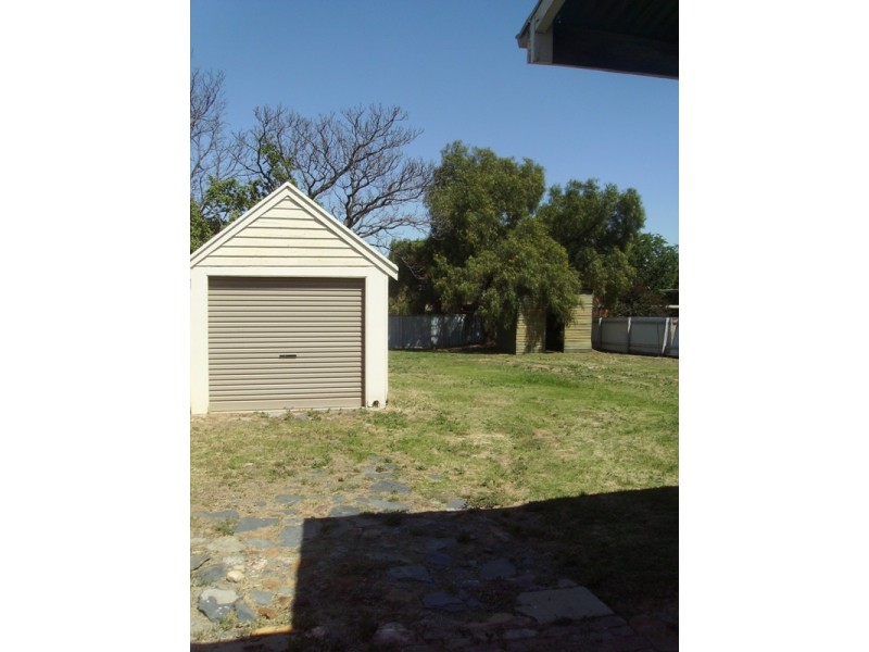 14 Neale Street, Kennington VIC 3550