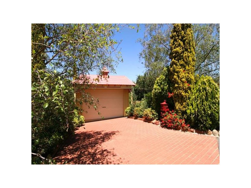 10 Patricia Court, Golden Square VIC 3555