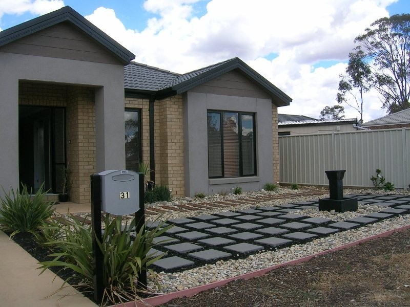 31 Mannagum Drive, Epsom VIC 3551