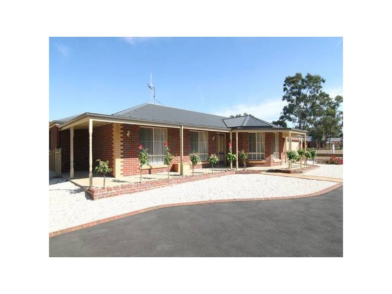 31 Pioneer Drive, Maiden Gully VIC 3551