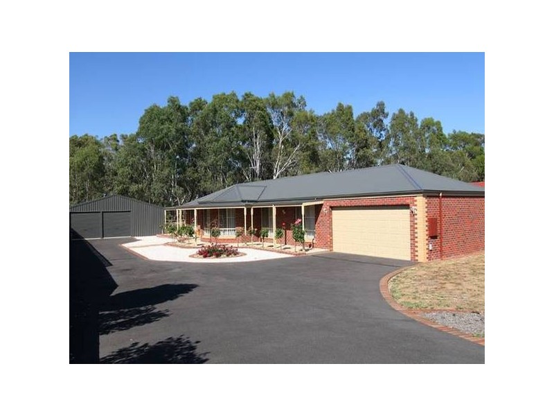 31 Pioneer Drive, Maiden Gully VIC 3551