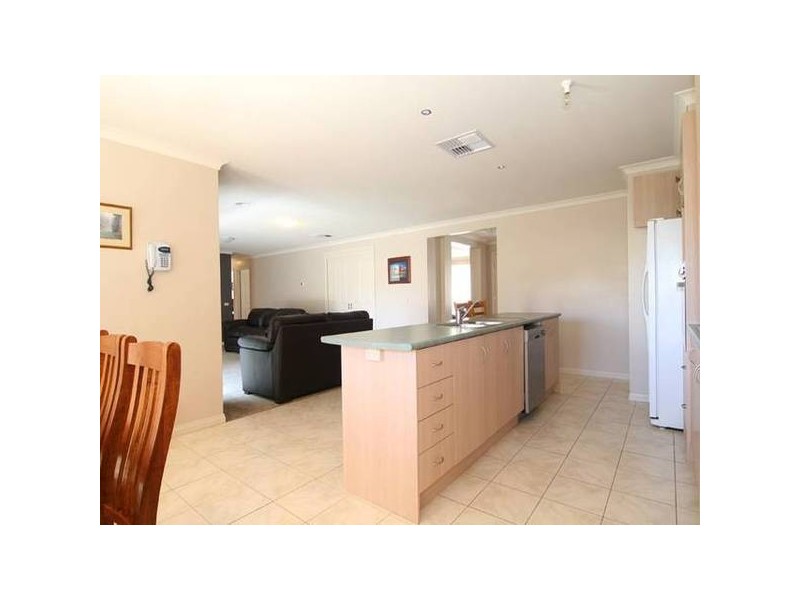 31 Pioneer Drive, Maiden Gully VIC 3551