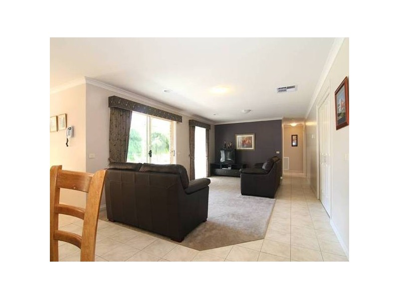 31 Pioneer Drive, Maiden Gully VIC 3551