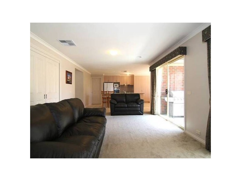 31 Pioneer Drive, Maiden Gully VIC 3551