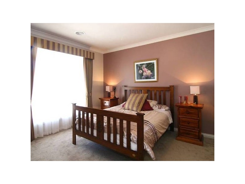 31 Pioneer Drive, Maiden Gully VIC 3551