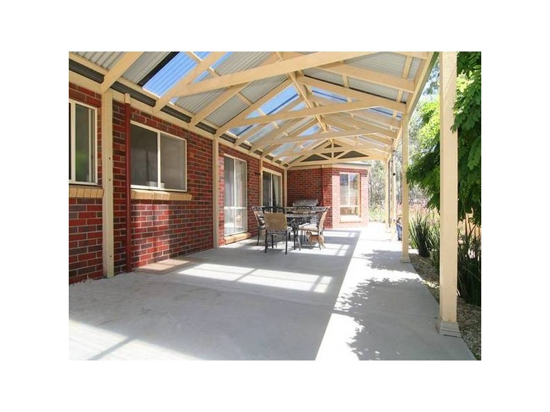 31 Pioneer Drive, Maiden Gully VIC 3551